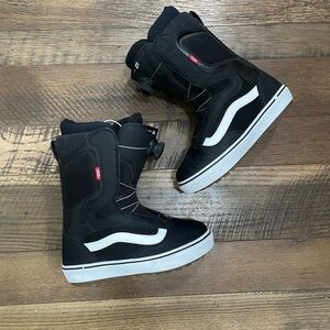 Vans V1 BOA snowboard boots Wm 7